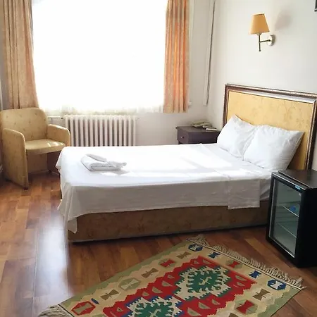Atlantis Aparthotel 3*