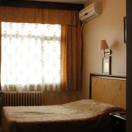 Atlantis Aparthotel 2*